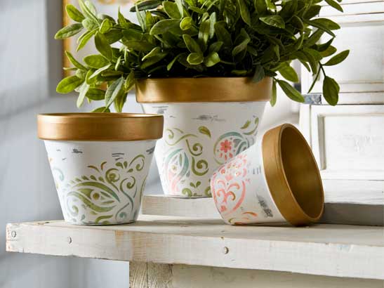 Get Ready for Spring with this Shabby Chic Flower Pot