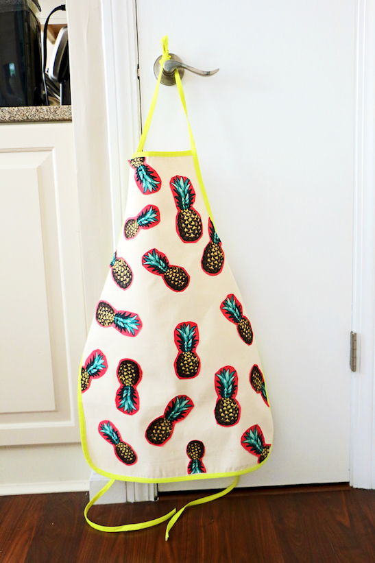 fun DIY pineapple apron